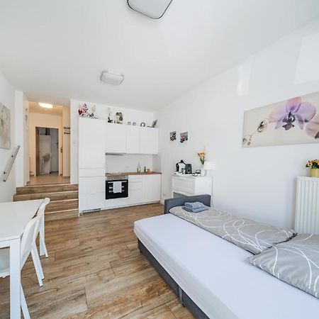 Modernes Appartement Nahe U-Bahn Und Schoenbrunn Вена Экстерьер фото