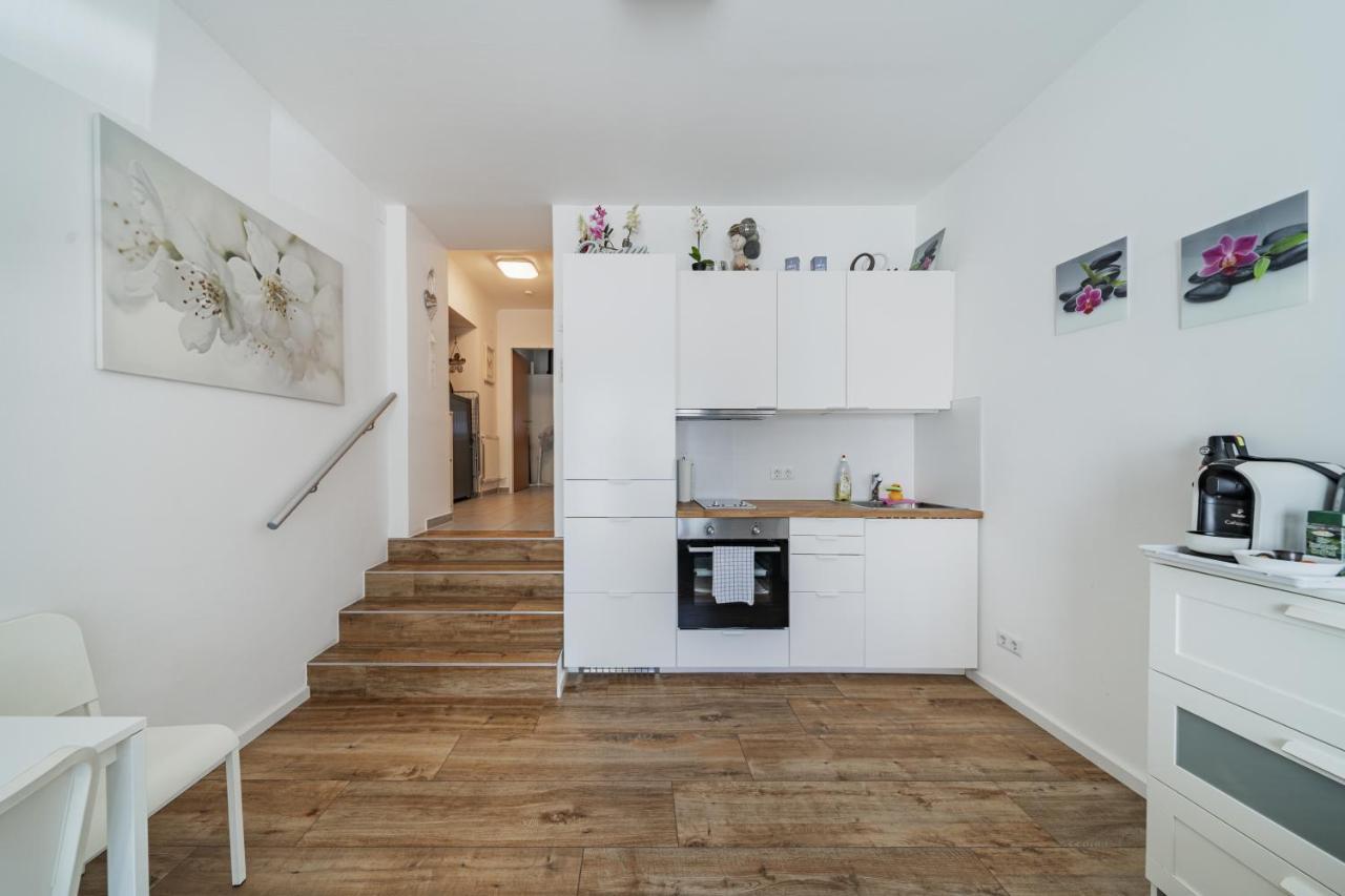 Modernes Appartement Nahe U-Bahn Und Schoenbrunn Вена Экстерьер фото